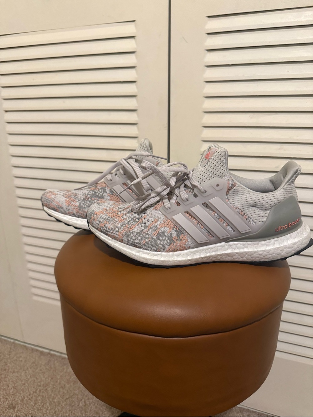 Adidas UltraBoost - Picture 2 of 3